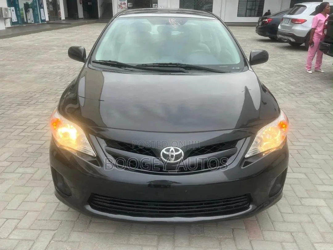 Toyota Corolla 2012 Black