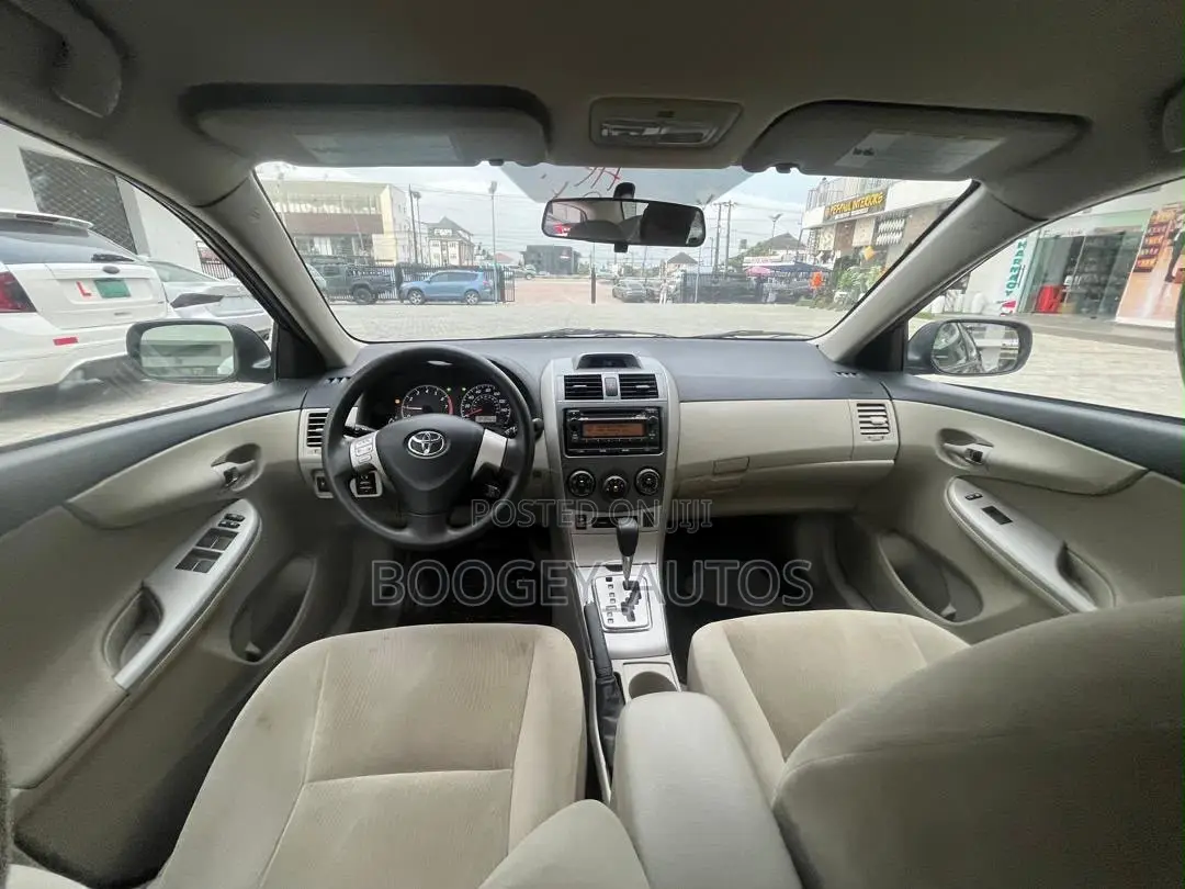 Toyota Corolla 2012 Black