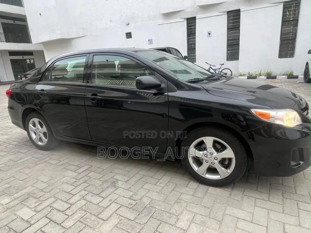 Toyota Corolla 2012 Black