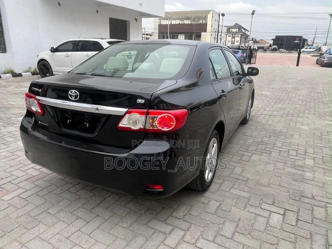 Toyota Corolla 2012 Black