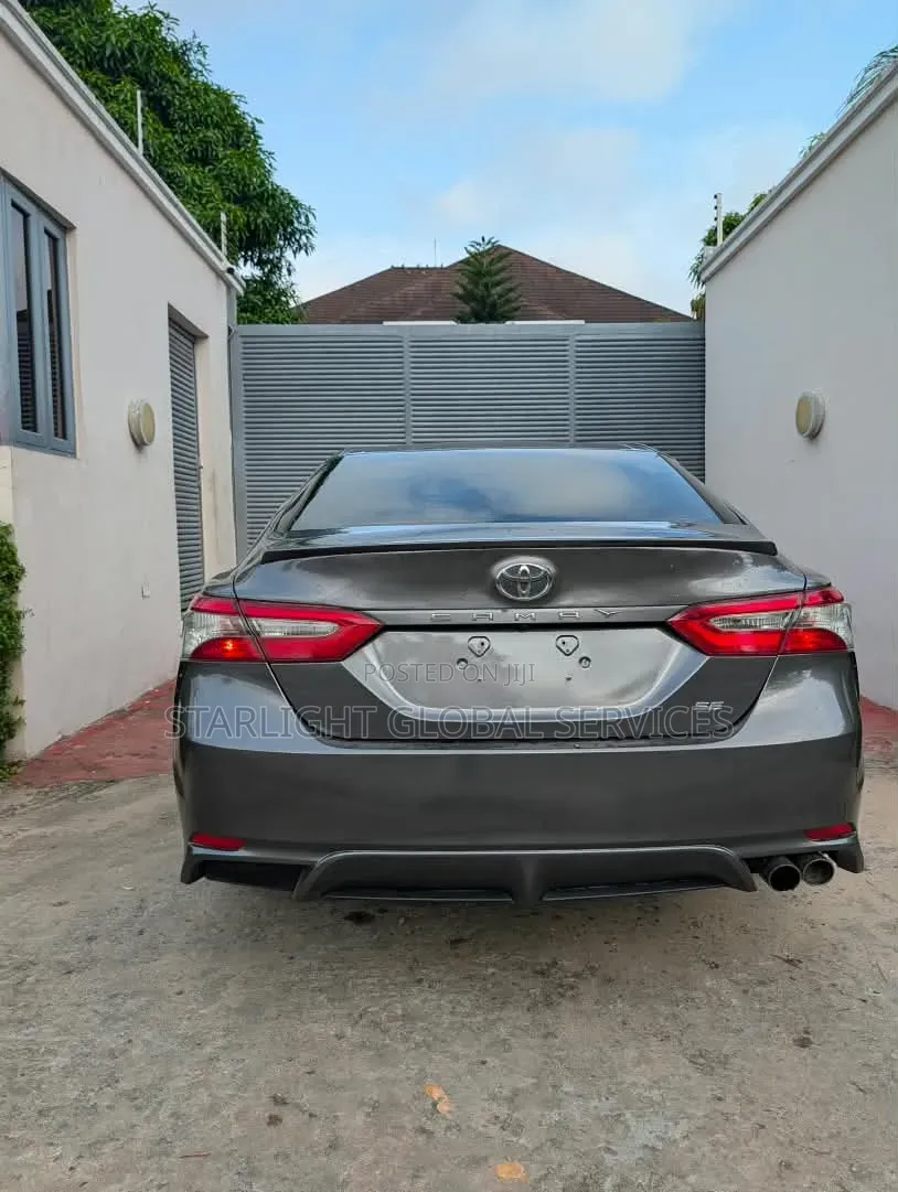 Toyota Camry 2018 Gray