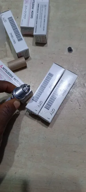 Original Spark Plugs for Mitsubishi Pajero New Model