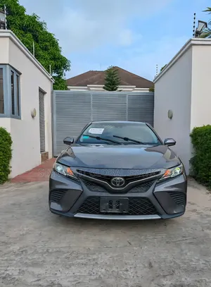 Toyota Camry 2018 Gray