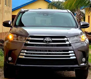 Toyota Highlander Limited 4x4 V6 (3.5L 6cyl 8A) 2018 Gray