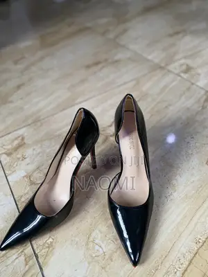 Classy Black Pointed-Toe Heels Lfor Sale!
