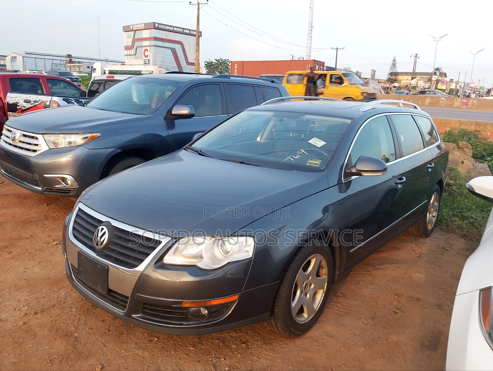 Volkswagen Passat 2010 Blue
