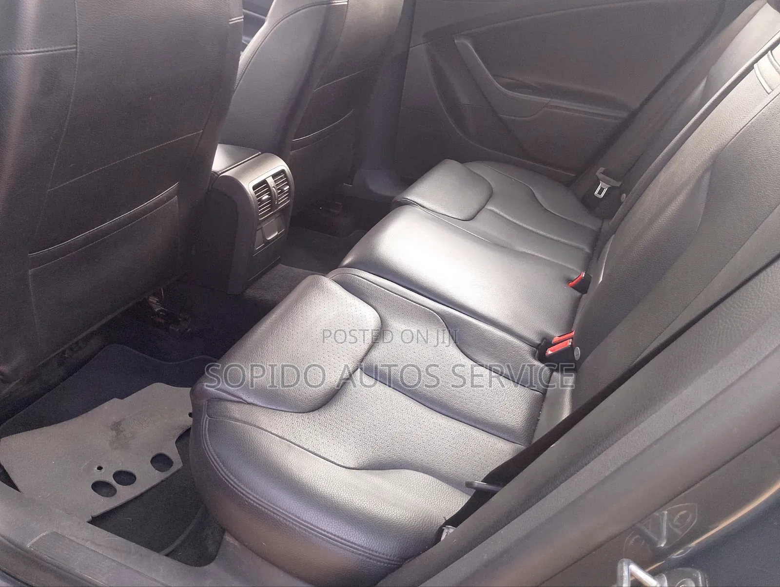 Volkswagen Passat 2010 Blue