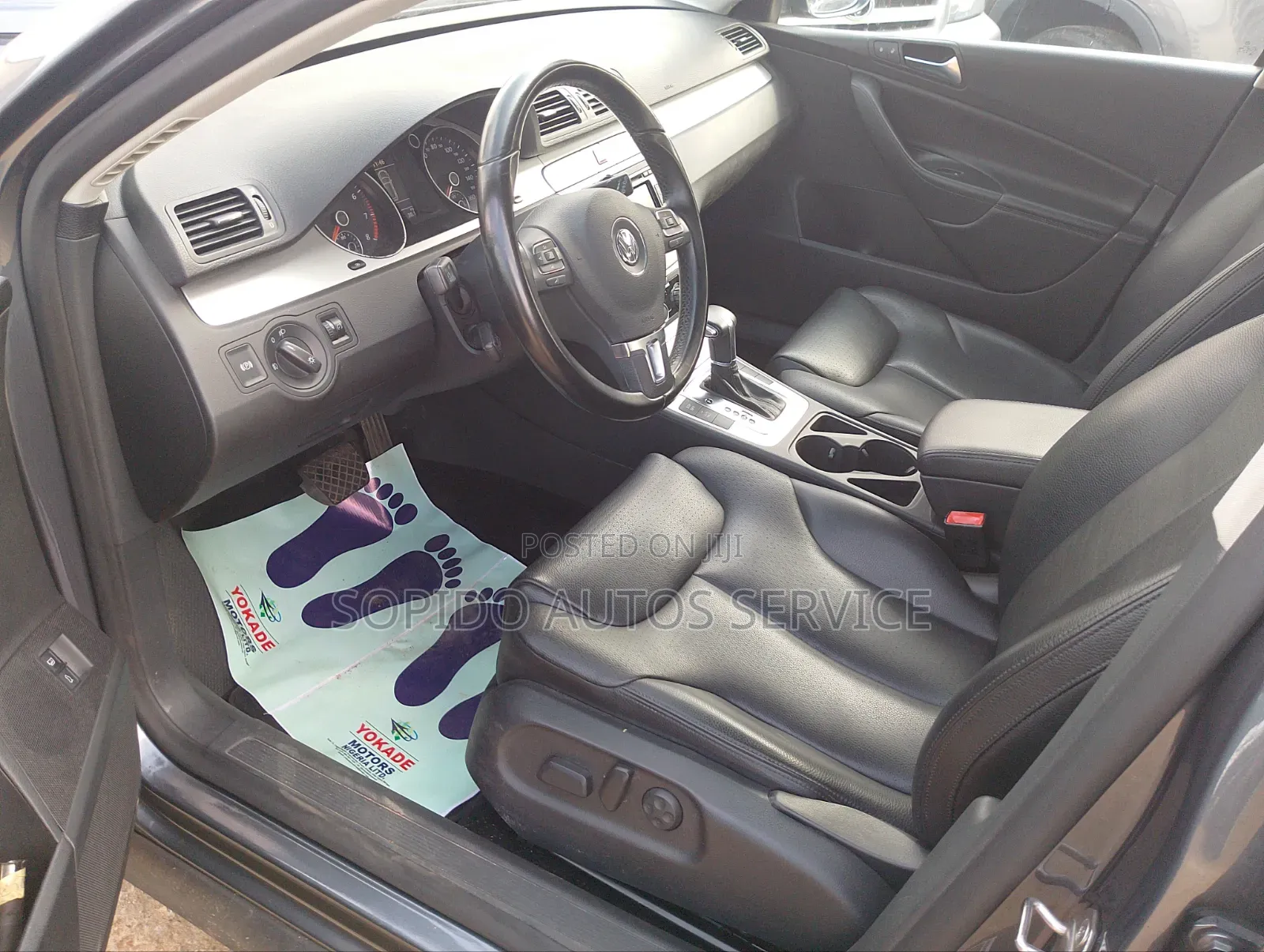 Volkswagen Passat 2010 Blue