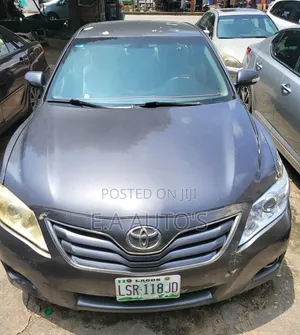 Toyota Camry 2010 Gray