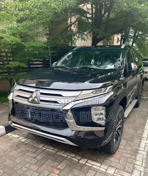 Mitsubishi Montero Sport 2023 Black