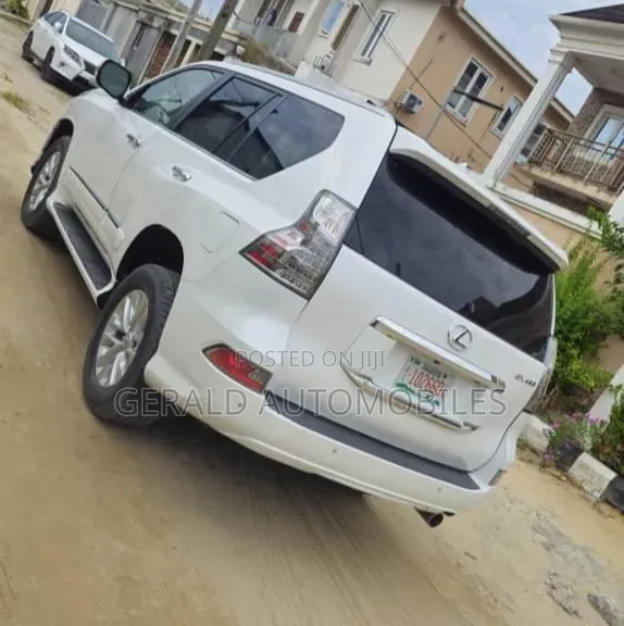 Lexus GX 460 Base 2015 White