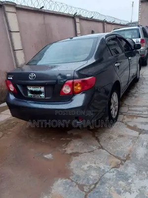 Toyota Corolla LE 4dr Sedan (1.8L 4cyl 4A) 2010 Gray