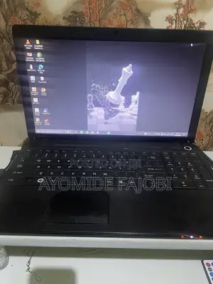 Laptop Toshiba Satellite C50A 4GB Intel Core i3 HDD 500GB