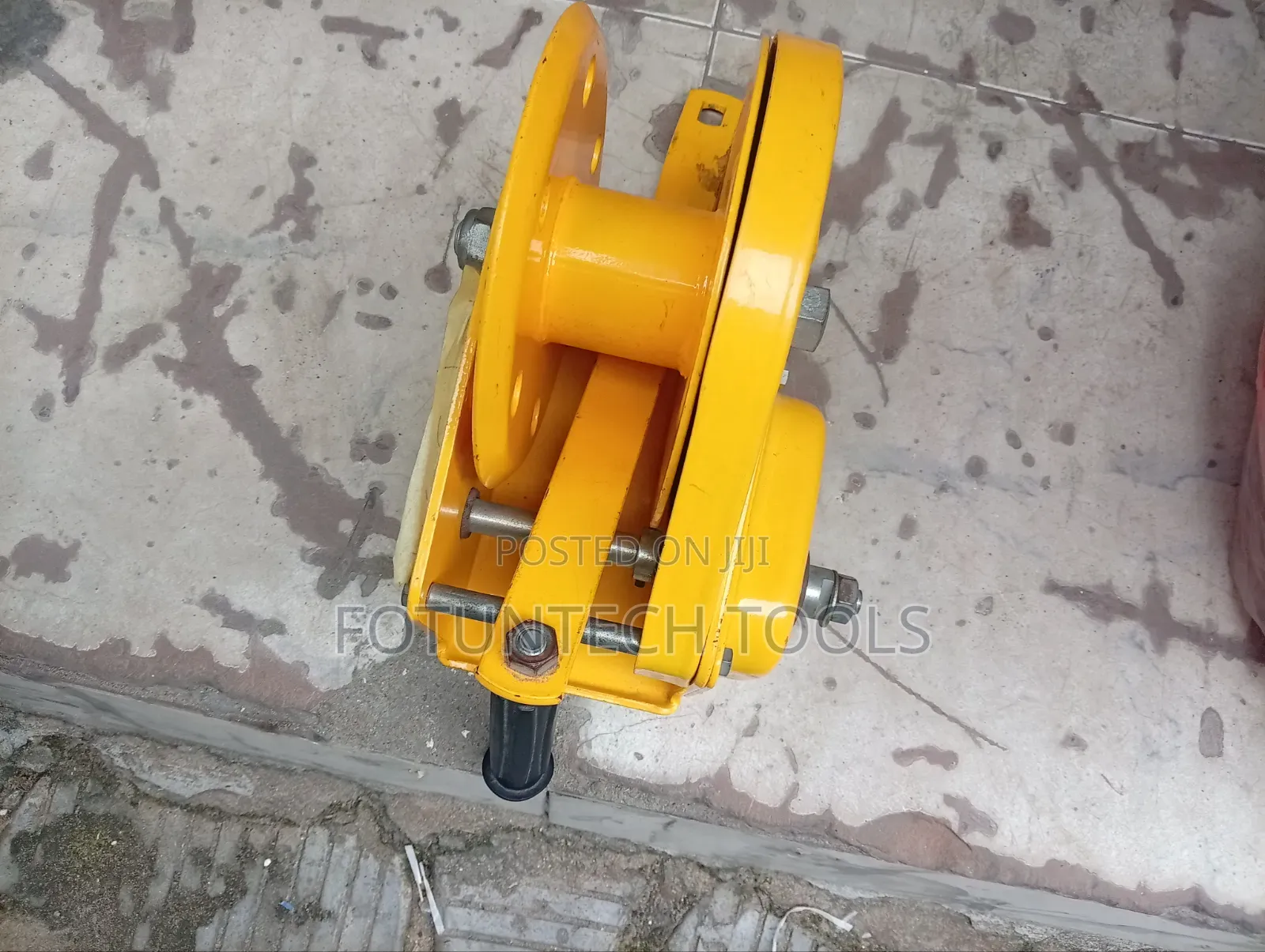 Hand Winch 2600 LB