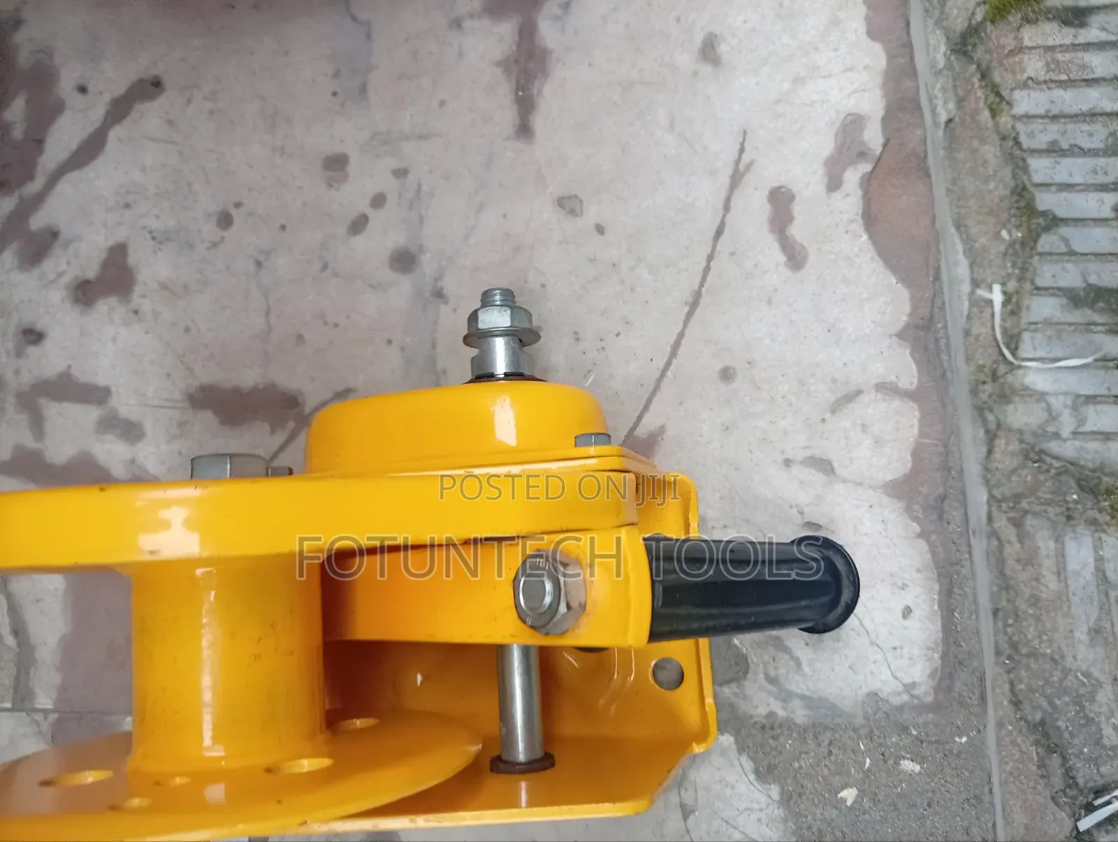 Hand Winch 2600 LB