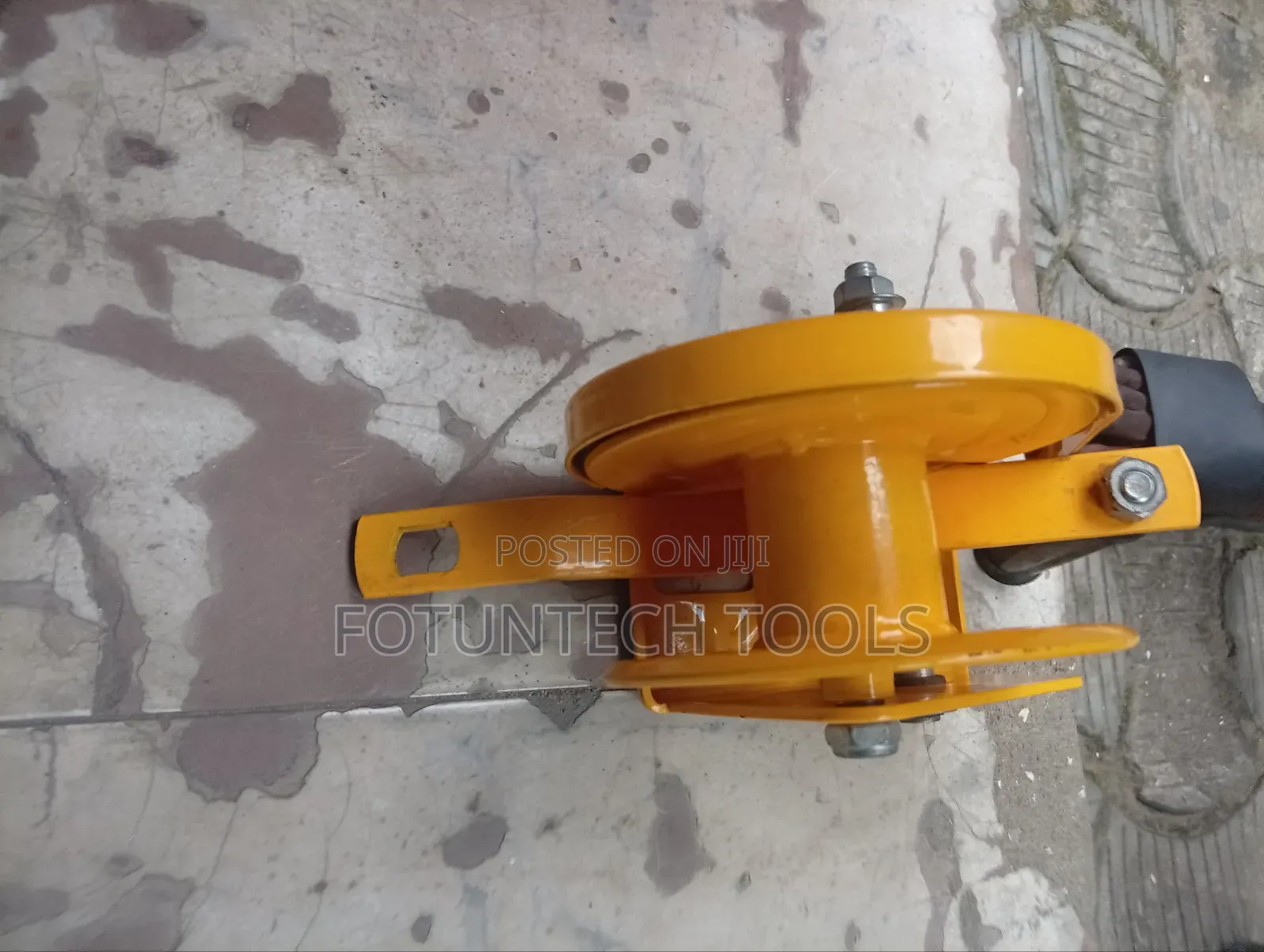 Hand Winch 2600 LB