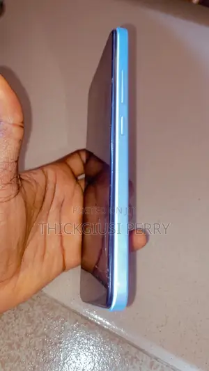Itel P40 64 GB Blue