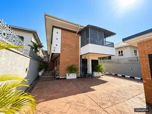 5bdrm Duplex in Lekki Phase 1 for rent