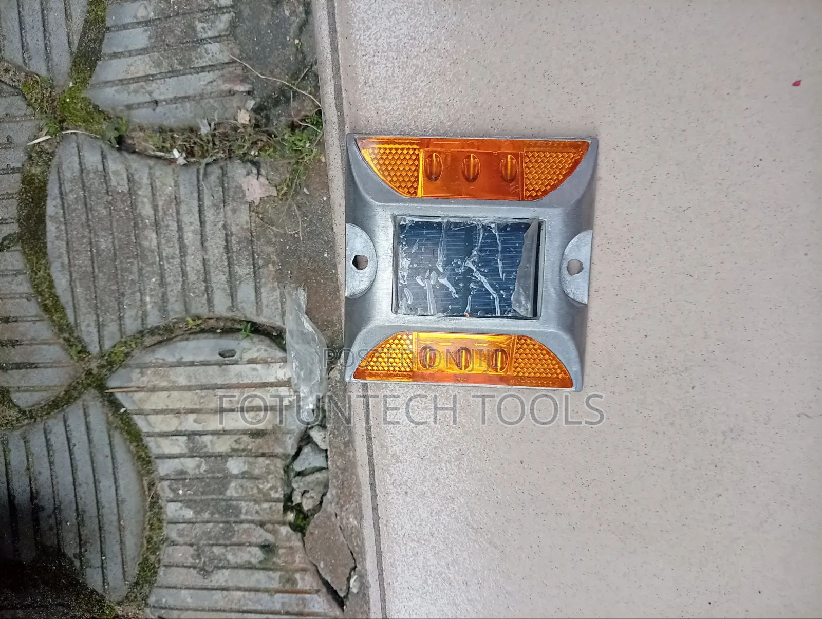 Stud Lights With Line