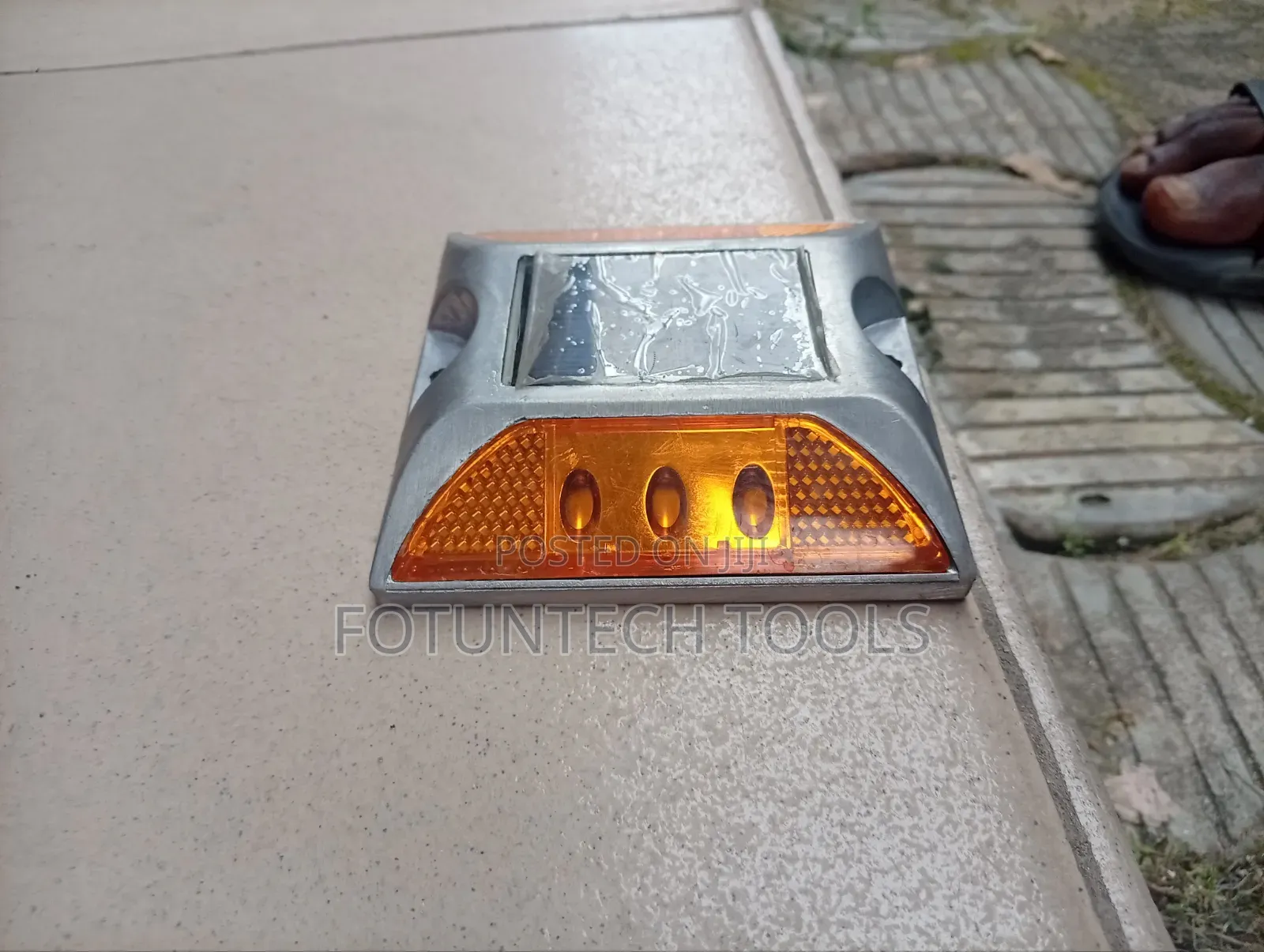 Stud Lights With Line