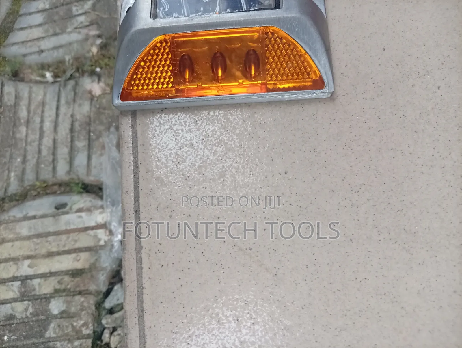 Stud Lights With Line