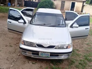 Nissan Altima 1999