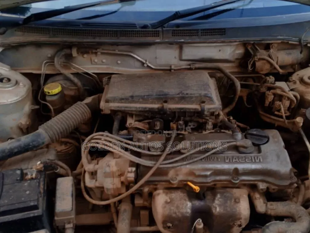 Nissan Altima 1999
