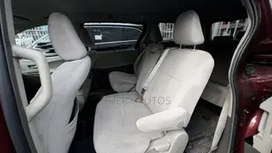 Toyota Sienna LE 8 Passenger (3.5L 6cyl 6A) 2016 Red