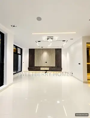 5bdrm Duplex in Ikota for rent