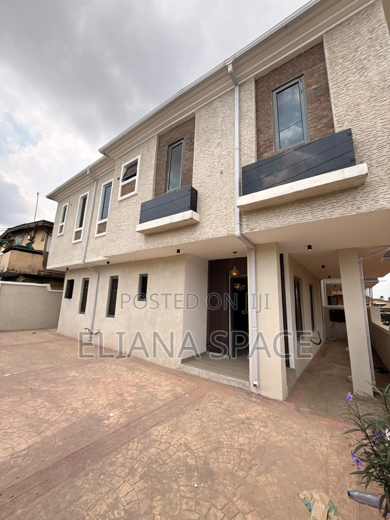 4bdrm Townhouse/Terrace in Ogba for sale