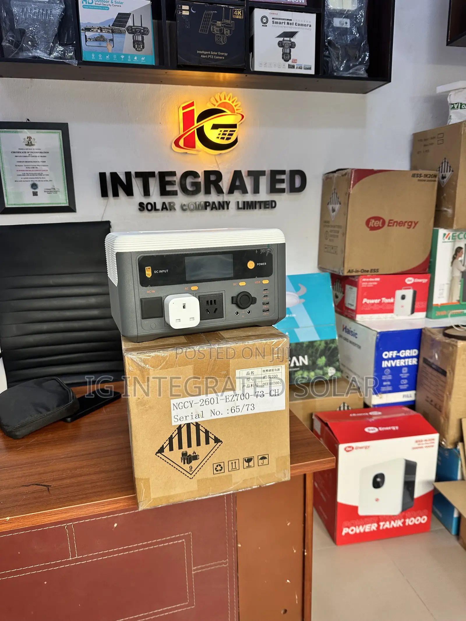 700w/512wh Portable Solar Generator