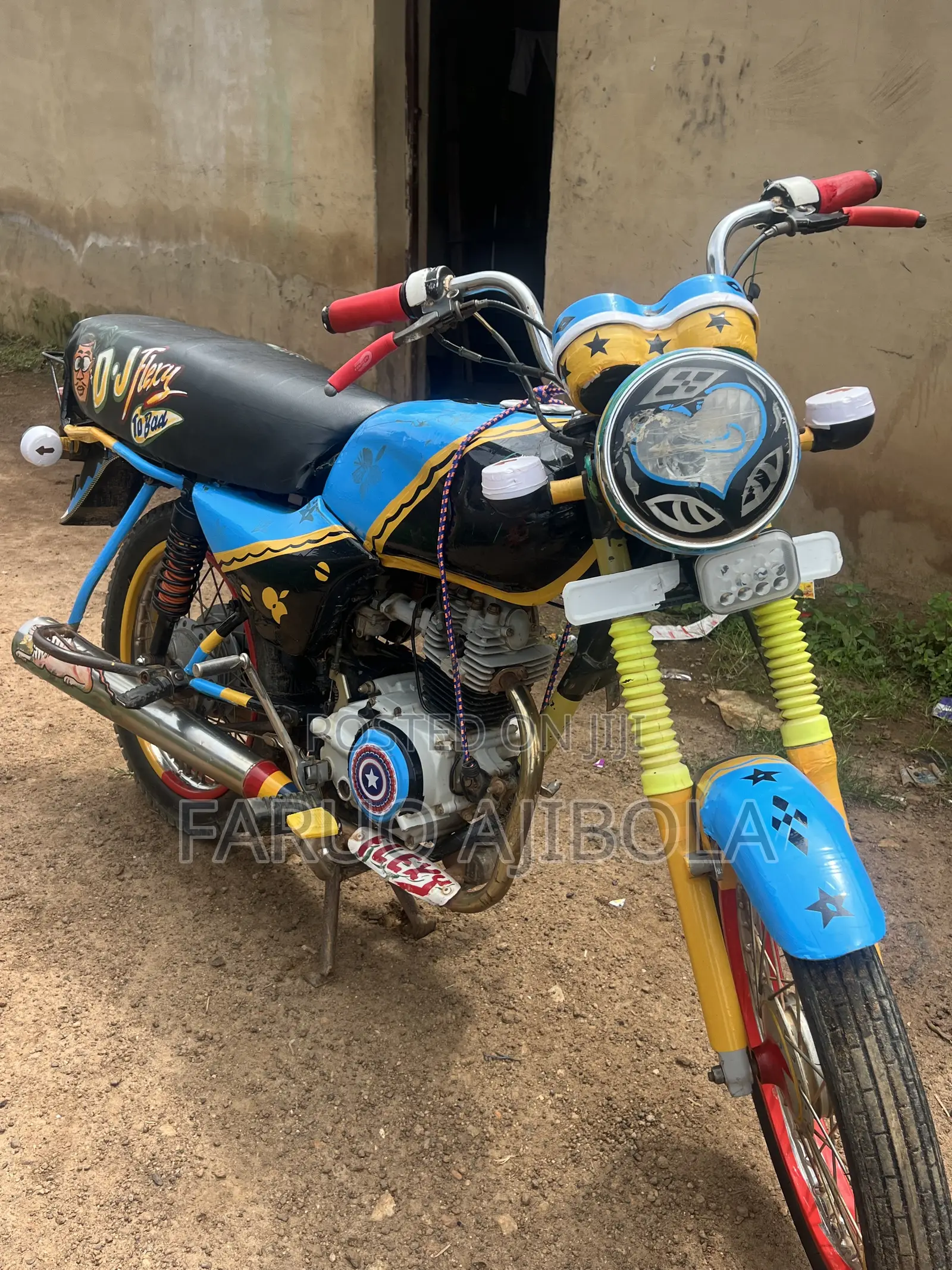 Bajaj Boxer 100 2024
