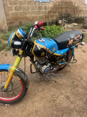 Bajaj Boxer 100 2024