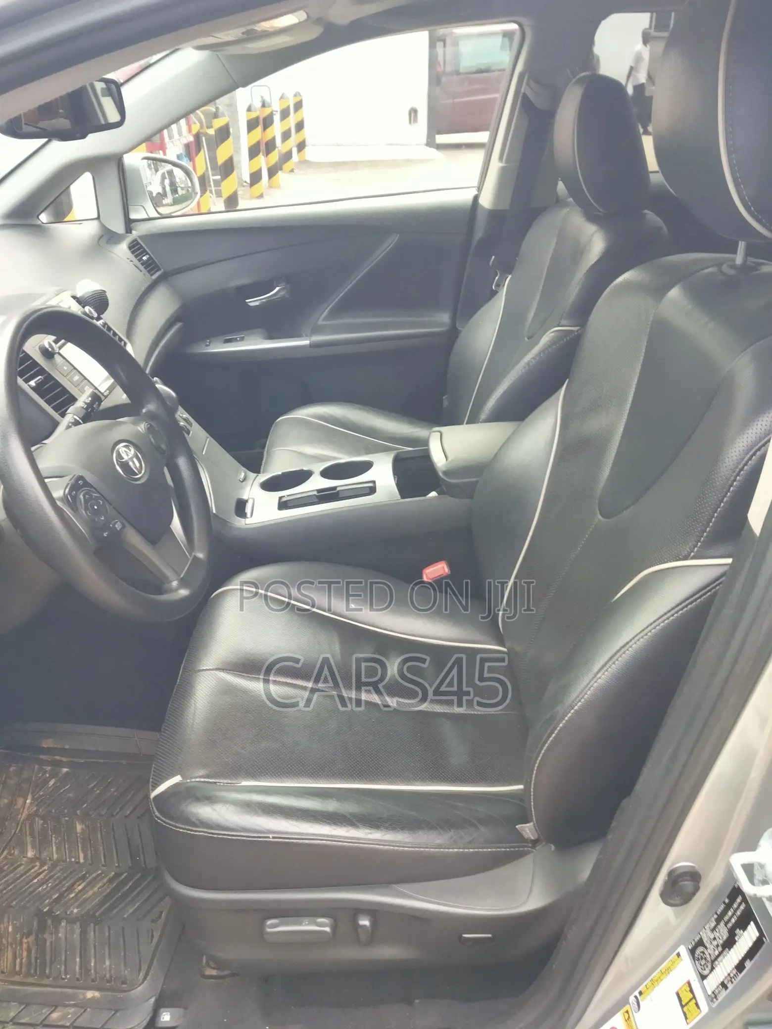 Toyota Venza 2016 Silver