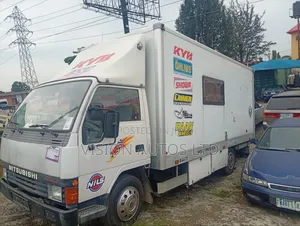 Mitsubishi Canter Truck