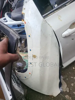 Toyota Fender Yaris 2010