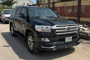 Toyota Land Cruiser 2017 Black