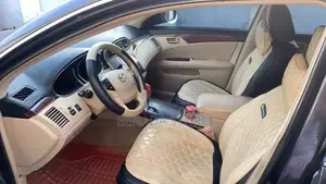 Toyota Avalon Limited Sedan FWD (3.5L 6cyl 6A) 2011 Gray