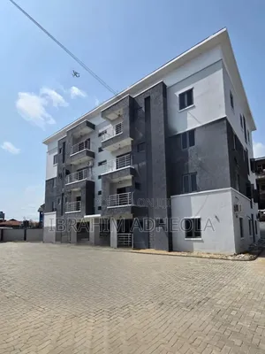 3bdrm Apartment in Ilupeju for sale