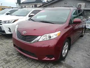 Toyota Sienna 2012 Burgandy