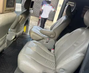 Toyota Sienna 2012 Silver