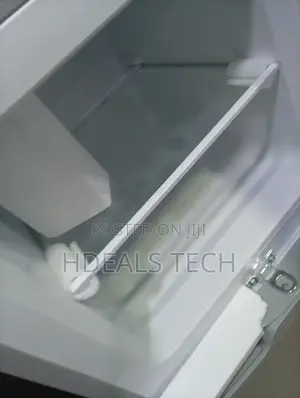 BCD 138HC Quality Home Appliance Featuring a Clean Design