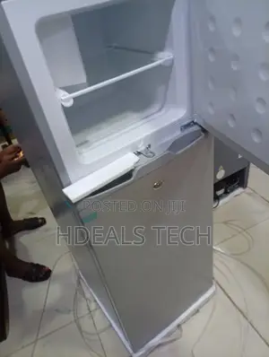 BCD 138HC Quality Home Appliance Featuring a Clean Design