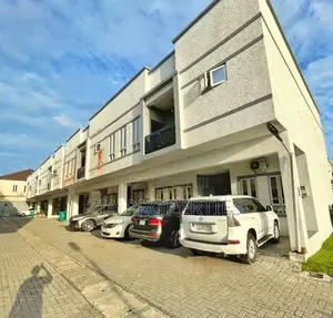 4bdrm Townhouse / Terrace in Lekki for rent