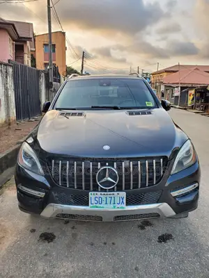 Mercedes-Benz M Class ML350 4dr SUV (3.5L 6cyl 7A) 2015 Black