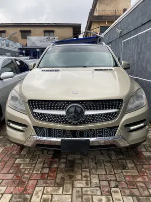 Mercedes-Benz M Class ML350 4dr SUV (3.5L 6cyl 7A) 2015 Gold