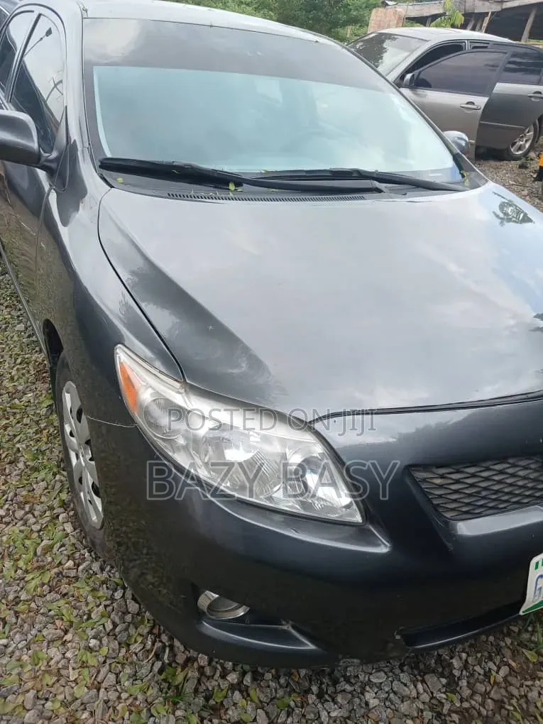 Toyota Corolla 2010 Gray