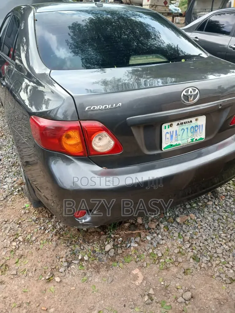 Toyota Corolla 2010 Gray