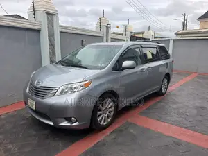 Toyota Sienna 2014 Gray