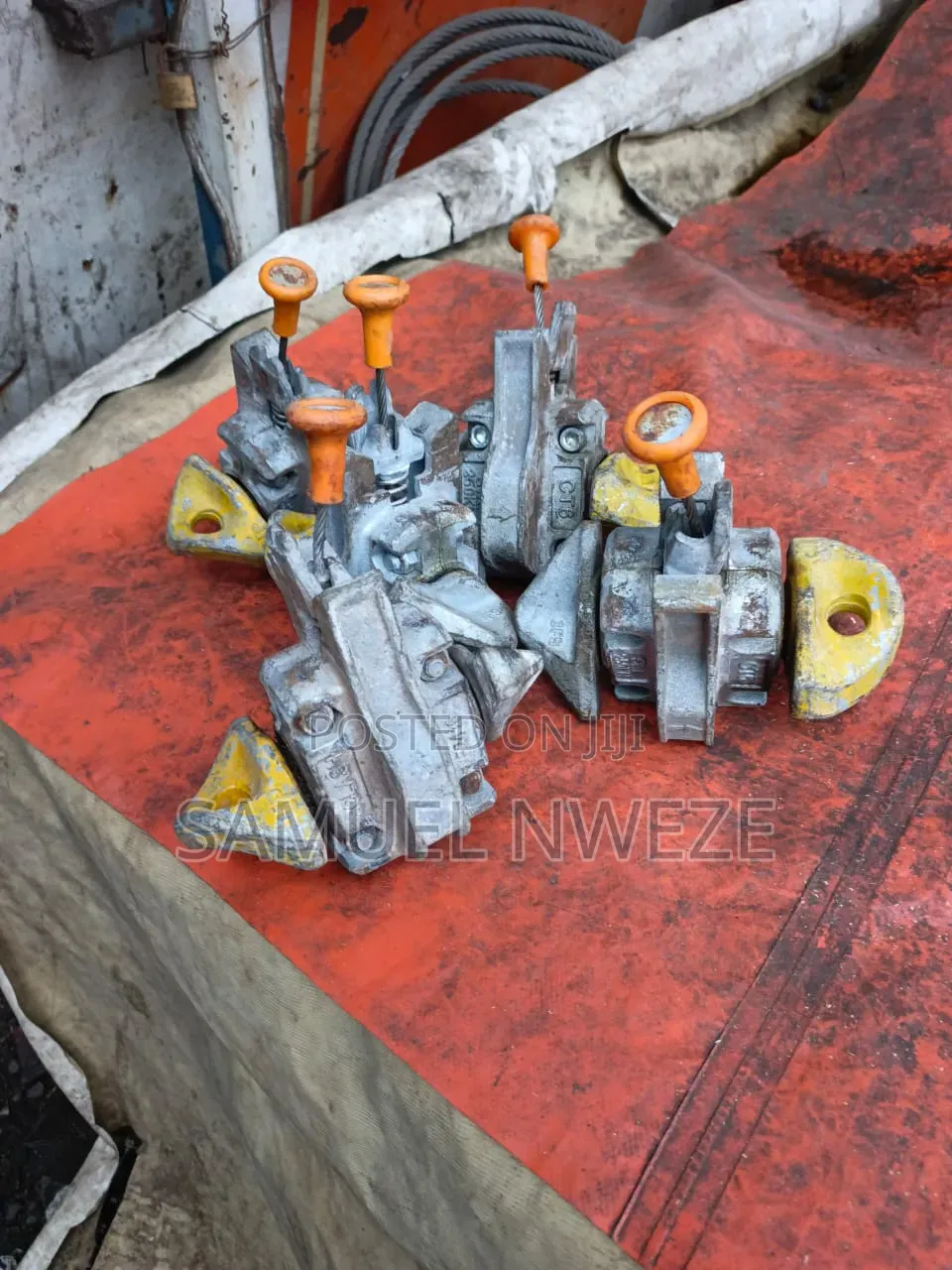Semi-Automatic Container Twist Locks (Also Called Semi-Automatic